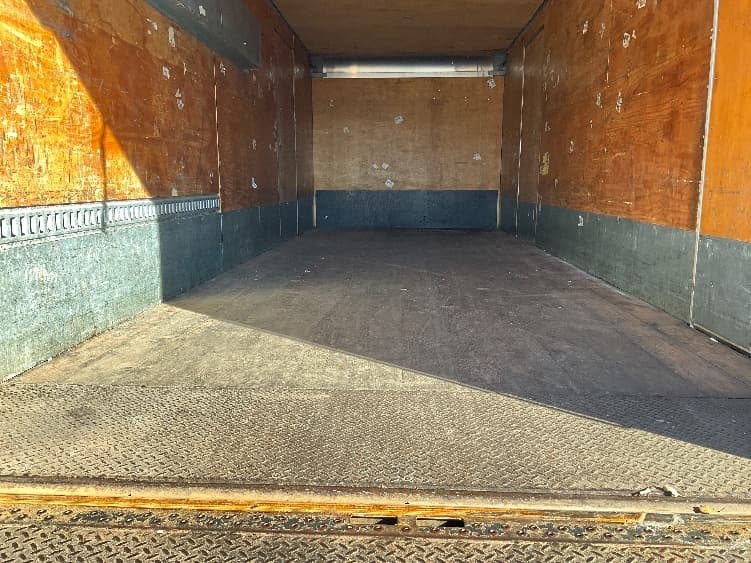 2019 Freightliner M2 106 — photo 10