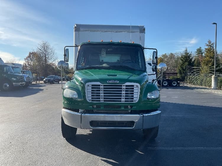 2019 Freightliner M2 106 — photo 2