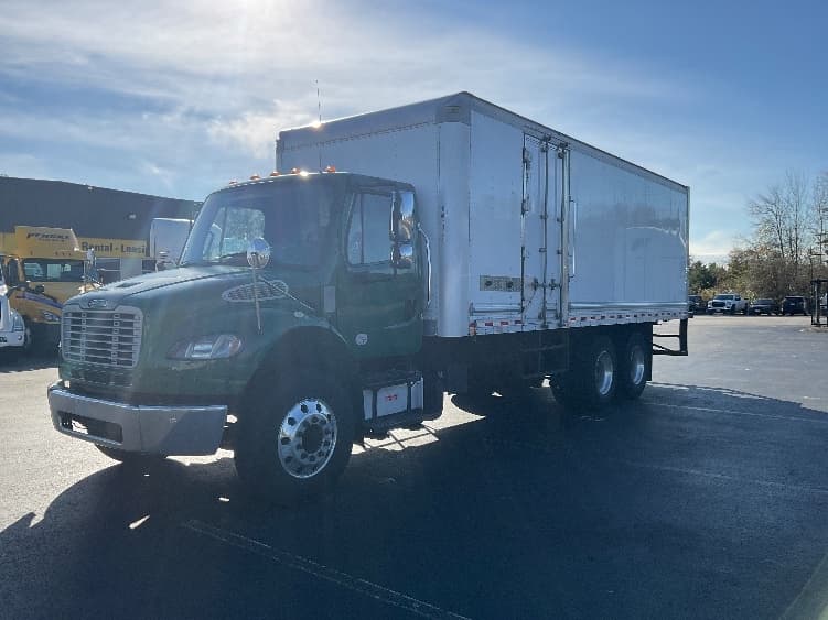 2019 Freightliner M2 106 — photo 3