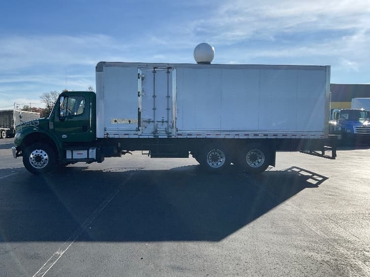 2019 Freightliner M2 106 — photo 4
