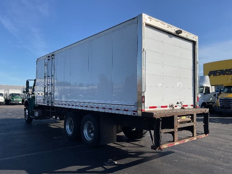 2019 Freightliner M2 106 — photo 6