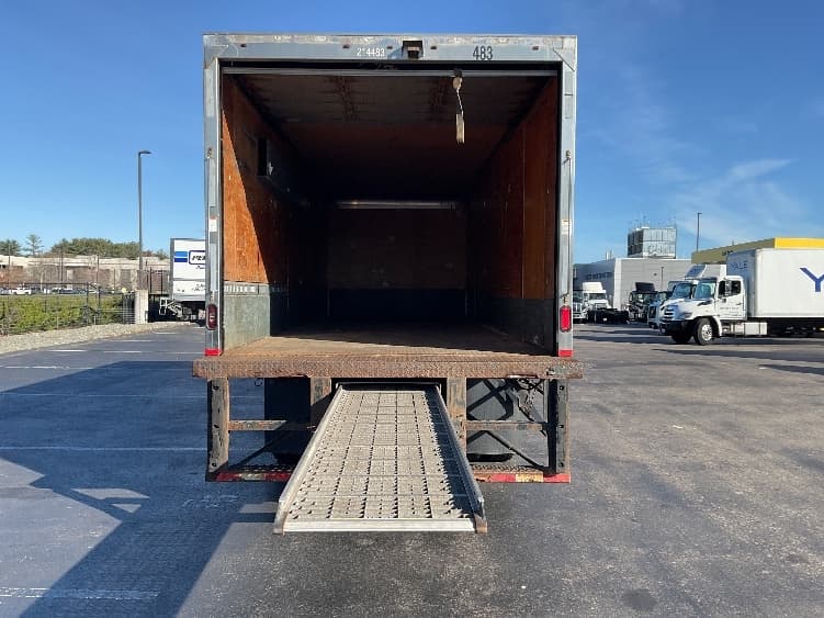 2019 Freightliner M2 106 — photo 9