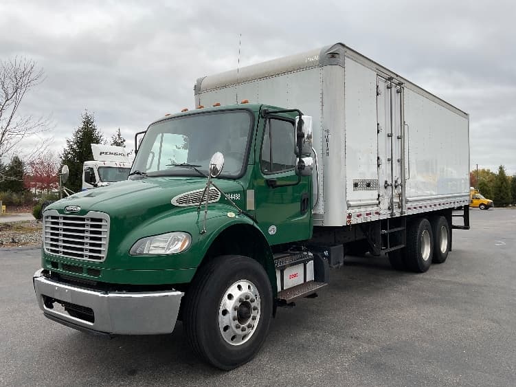 2019 Freightliner M2 106 — photo 3