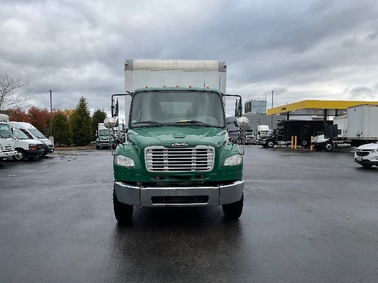 2019 Freightliner M2 106 — photo 2