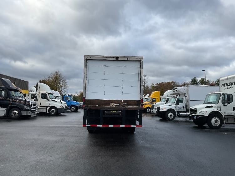2019 Freightliner M2 106 — photo 7