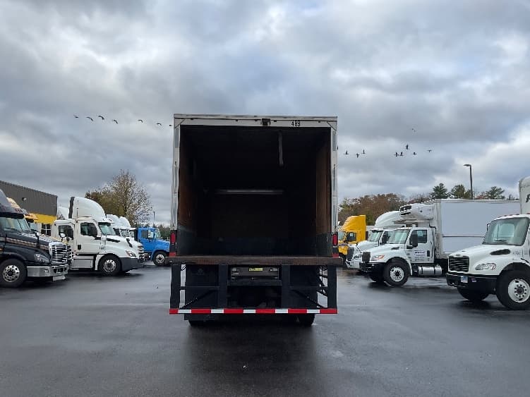 2019 Freightliner M2 106 — photo 8