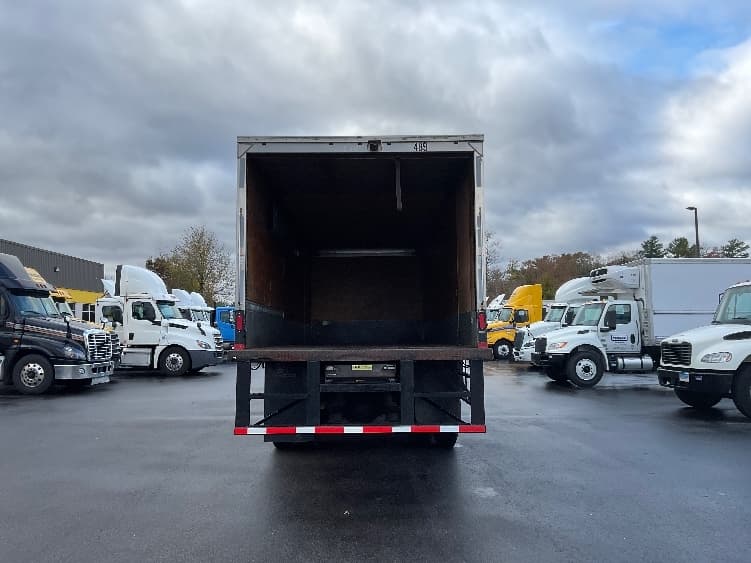 2019 Freightliner M2 106 — photo 9