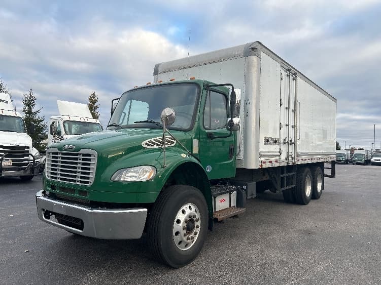 2019 Freightliner M2 106 — photo 3