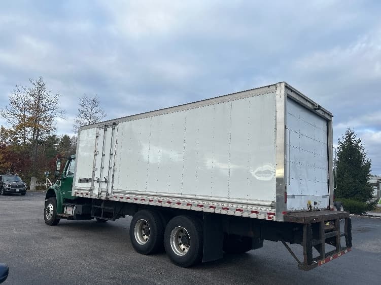 2019 Freightliner M2 106 — photo 6