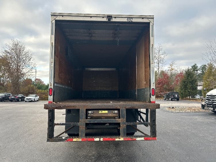 2019 Freightliner M2 106 — photo 8