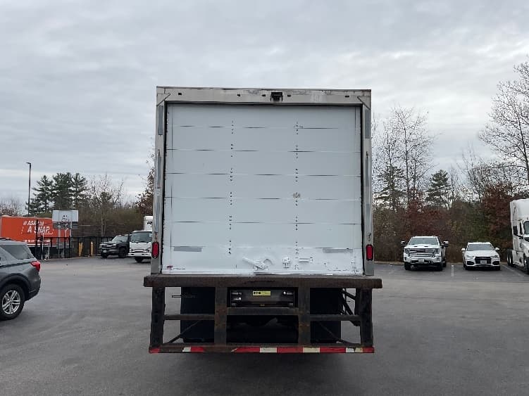 2019 Freightliner M2 106 — photo 7