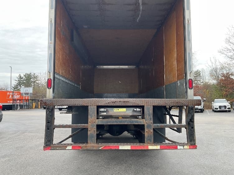 2019 Freightliner M2 106 — photo 9