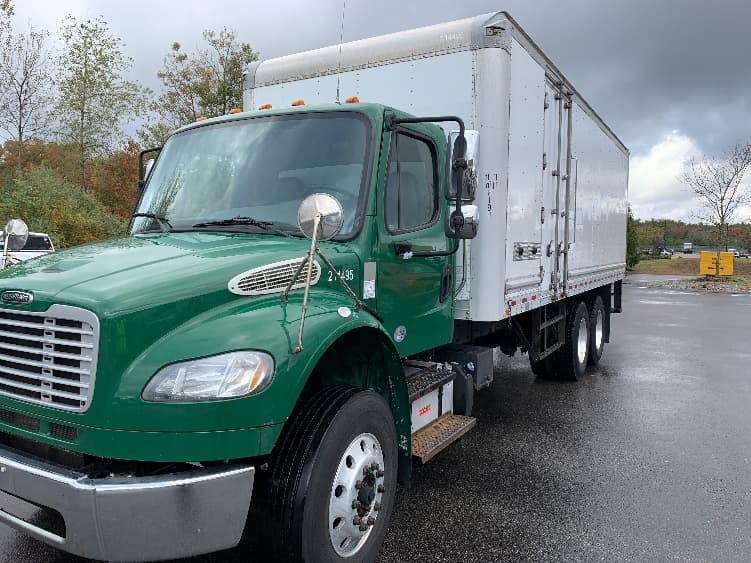 2019 Freightliner M2 106 — photo 3