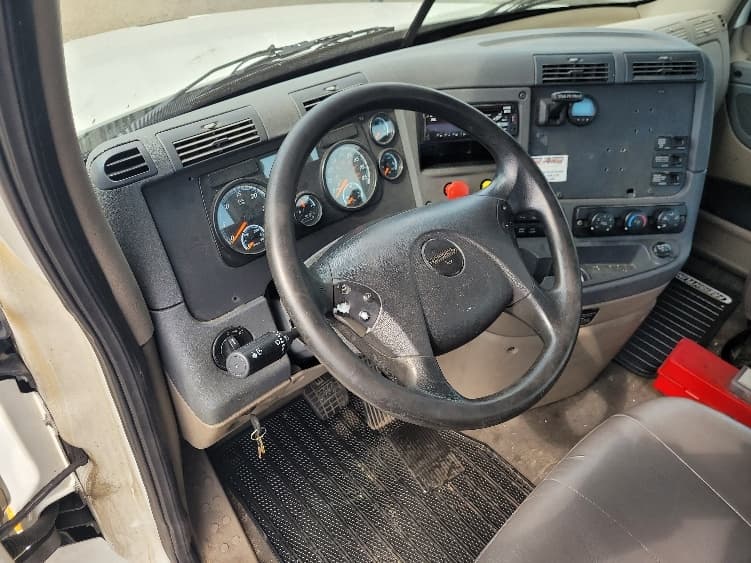 2019 Freightliner Cascadia — photo 10