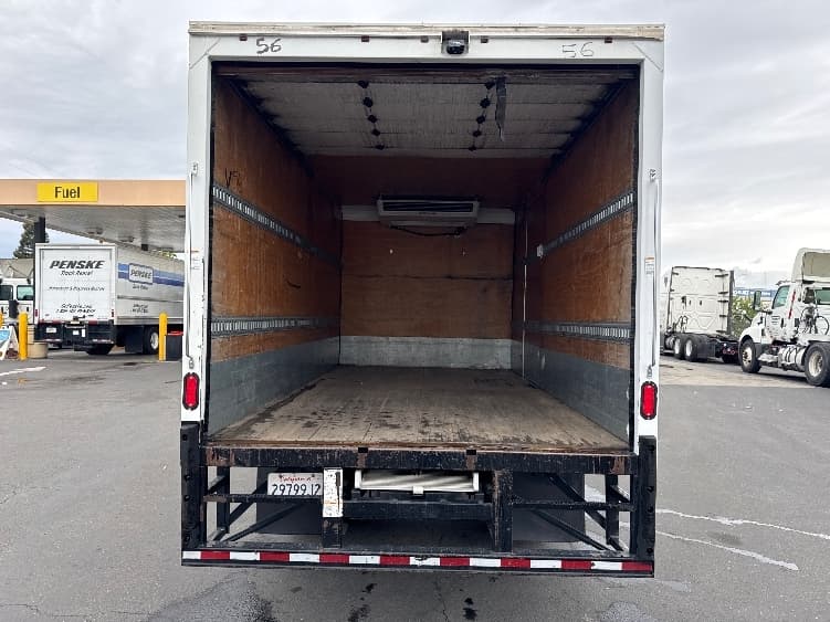 2019 Isuzu NRR — photo 8