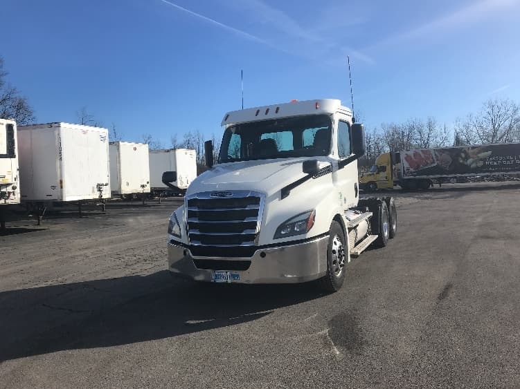 2019 Freightliner Cascadia — photo 3