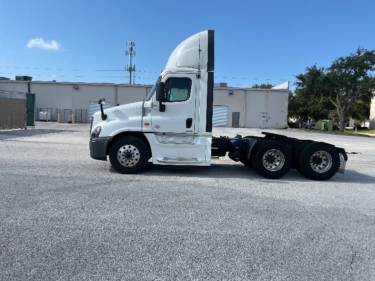 2019 Freightliner Cascadia — photo 4