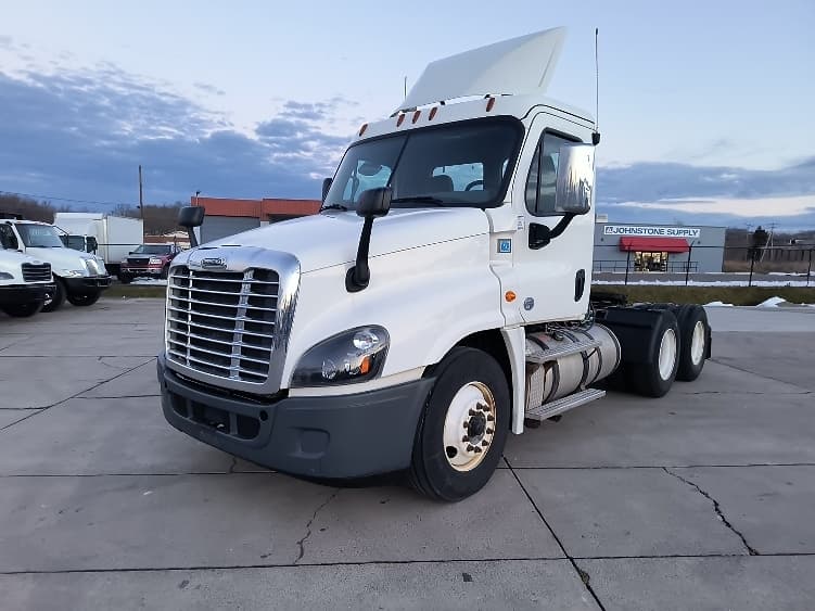 2019 Freightliner Cascadia — photo 3