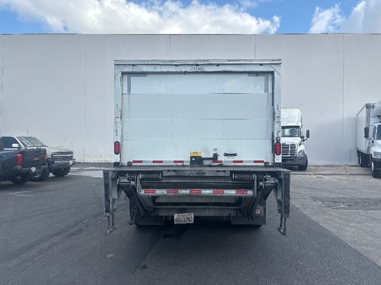 2019 Freightliner M2 106 — photo 7