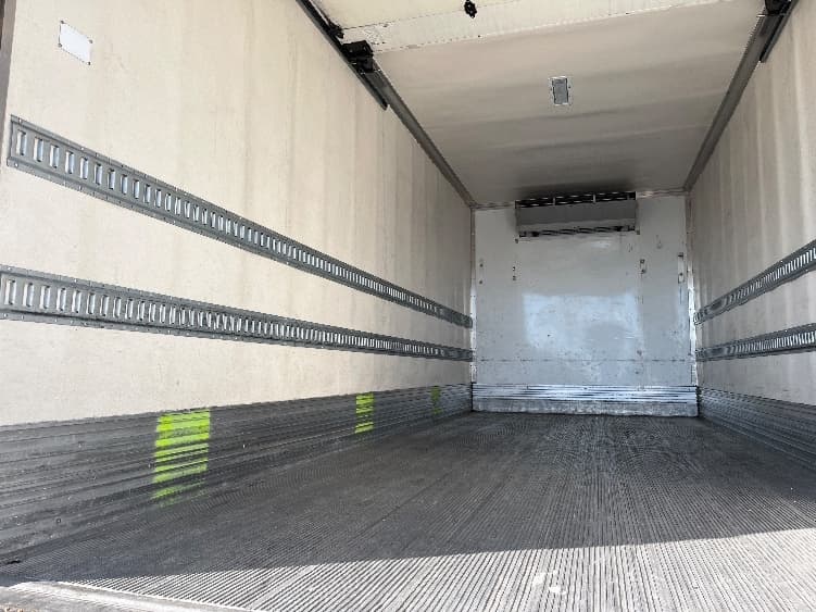 2019 Hino 268 — photo 10