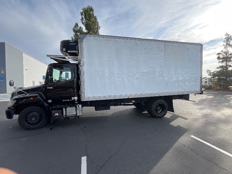 2019 Hino 268 — photo 4