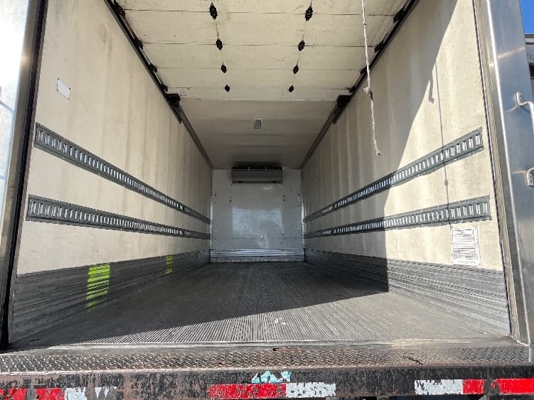 2019 Hino 268 — photo 8