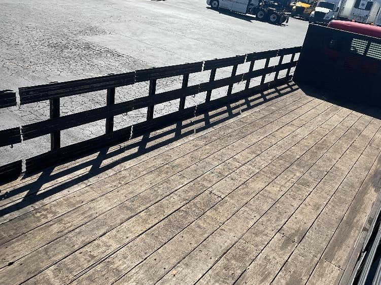 2019 Freightliner M2 106 — photo 10