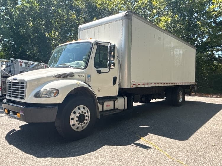 2019 Freightliner M2 106 — photo 3