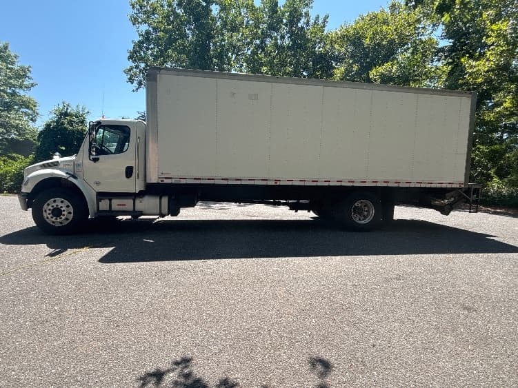 2019 Freightliner M2 106 — photo 4