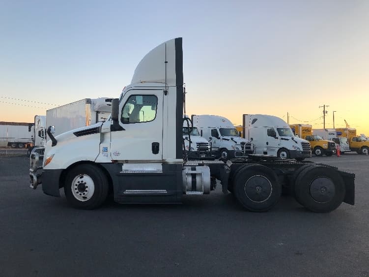 2019 Freightliner Cascadia — photo 4