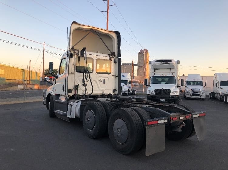 2019 Freightliner Cascadia — photo 5