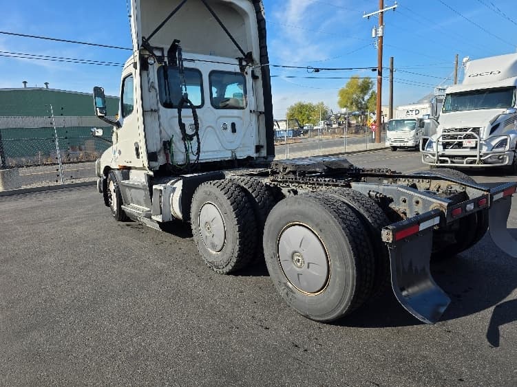 2019 Freightliner Cascadia — photo 5