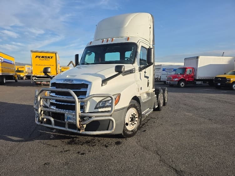 2019 Freightliner Cascadia — photo 3