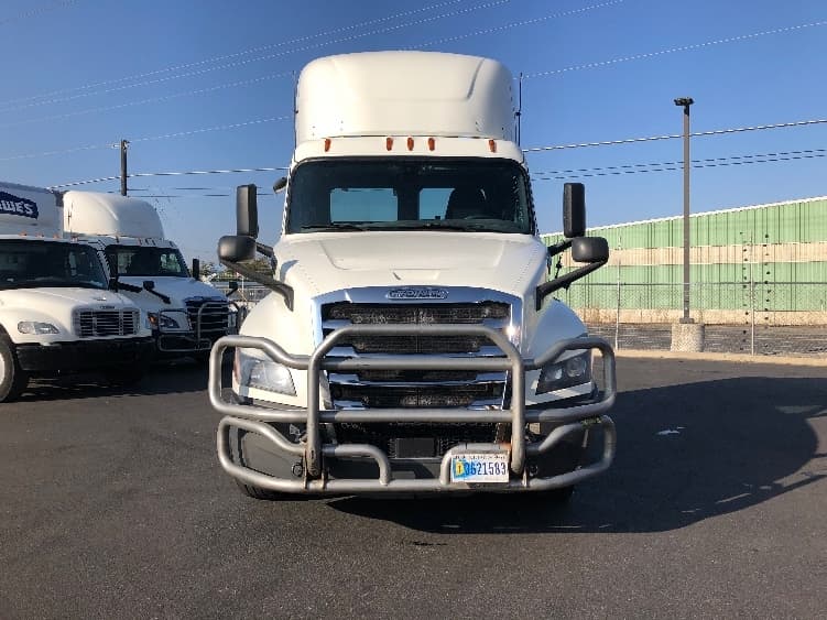 2019 Freightliner Cascadia — photo 2