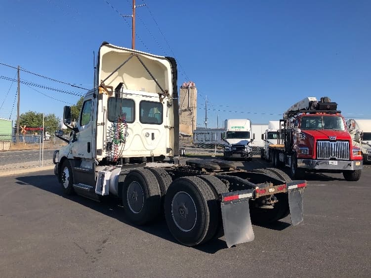 2019 Freightliner Cascadia — photo 5