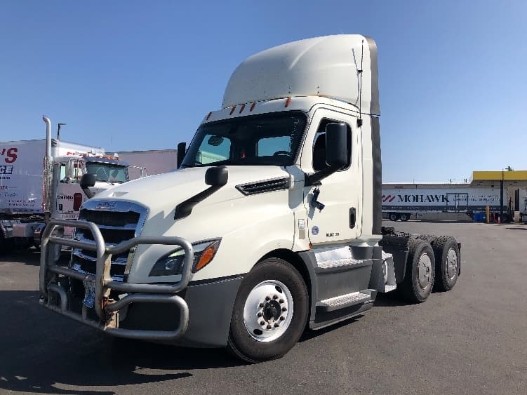 2019 Freightliner Cascadia — photo 3