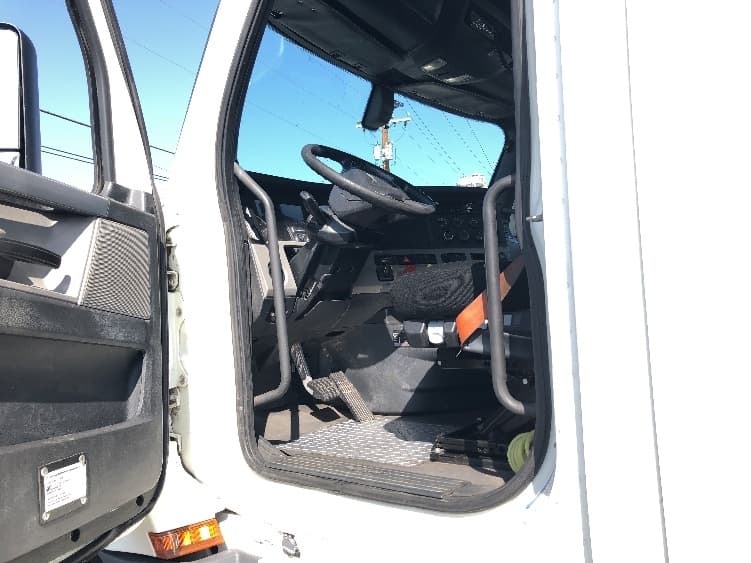 2019 Freightliner Cascadia — photo 8