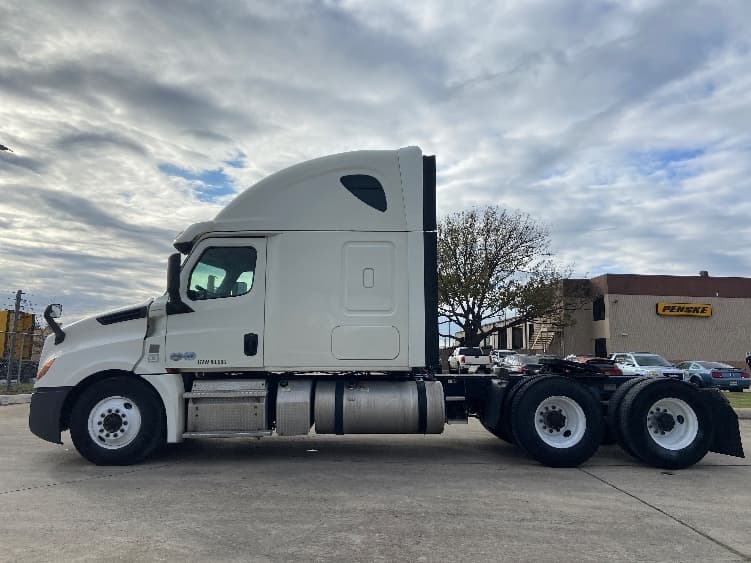 2019 Freightliner Cascadia — photo 4