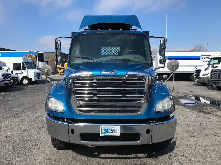 2019 Freightliner M2 112 — photo 2