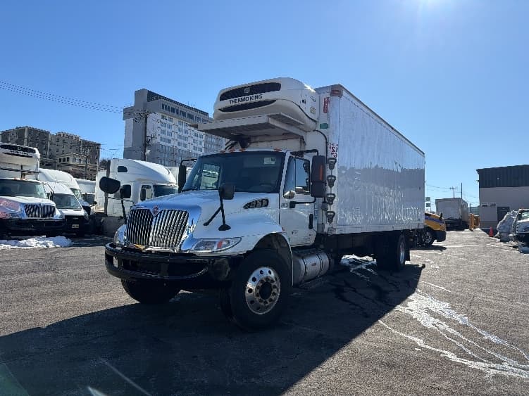 2019 International 4300 — photo 3