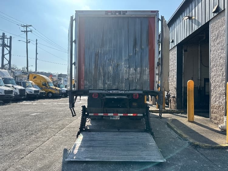 2019 International 4300 — photo 9