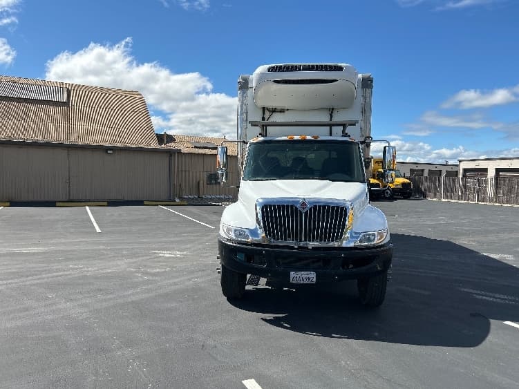 2019 International 4300 — photo 2