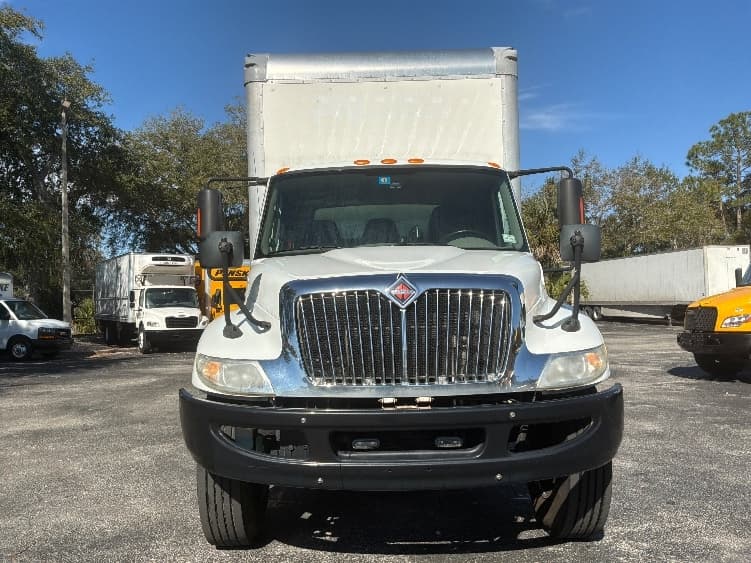 2019 International 4300 — photo 2