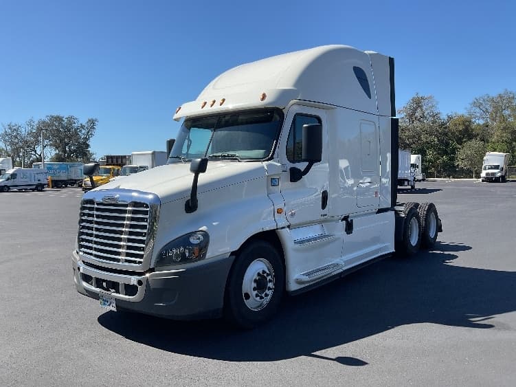 2019 Freightliner Cascadia — photo 3