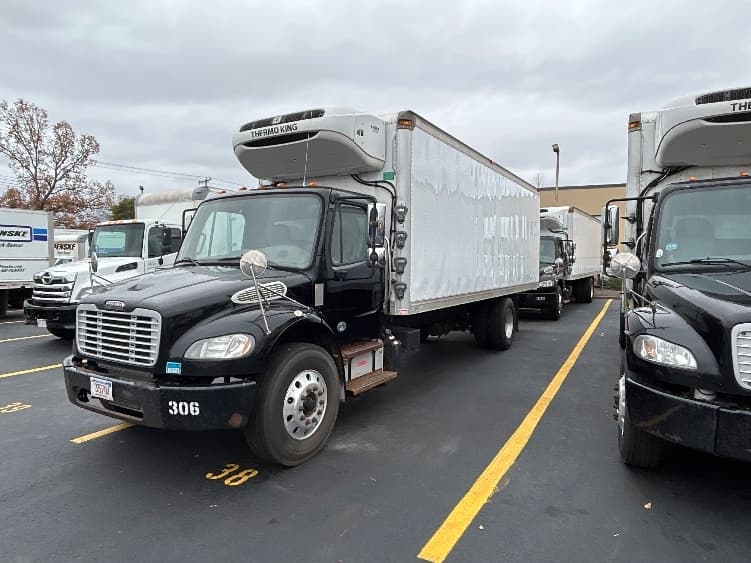 2019 Freightliner M2 106 — photo 3