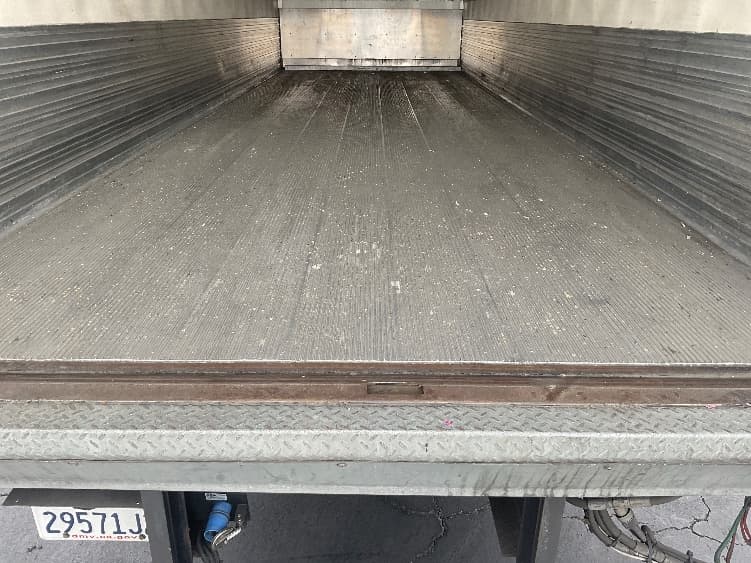 2019 Hino 338 — photo 10