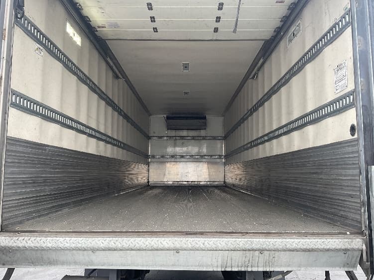 2019 Hino 338 — photo 8