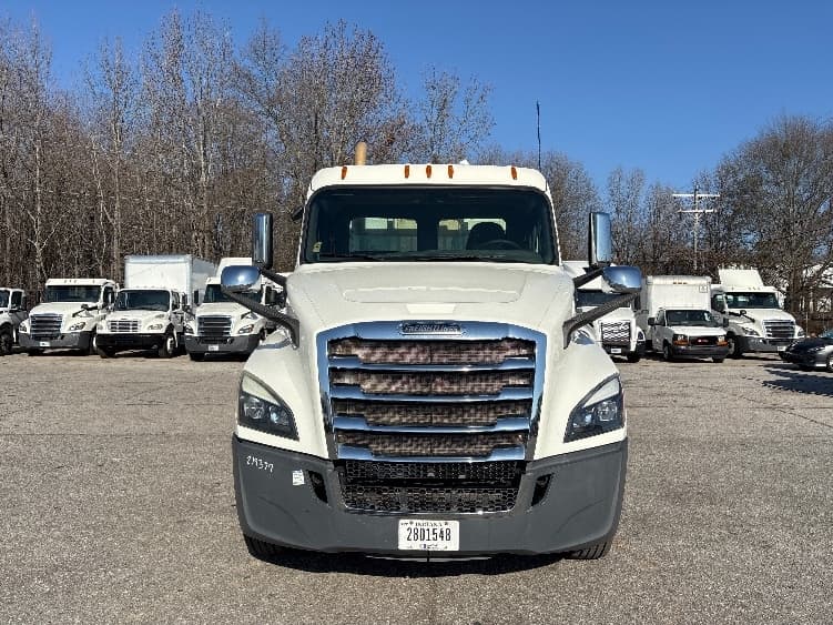 2019 Freightliner Cascadia — photo 2
