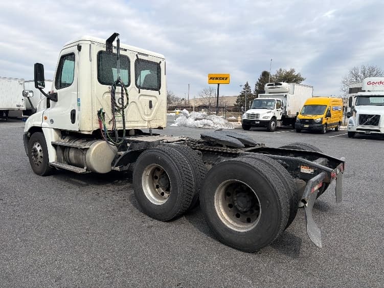 2019 Freightliner Cascadia — photo 5