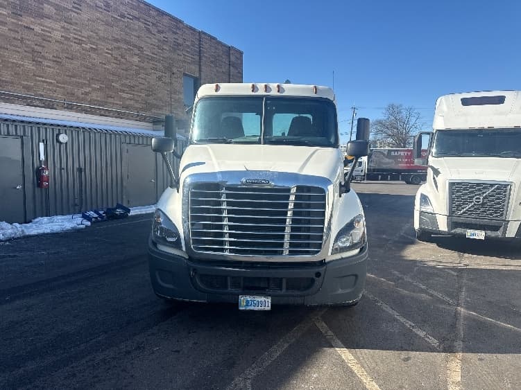 2019 Freightliner Cascadia — photo 2